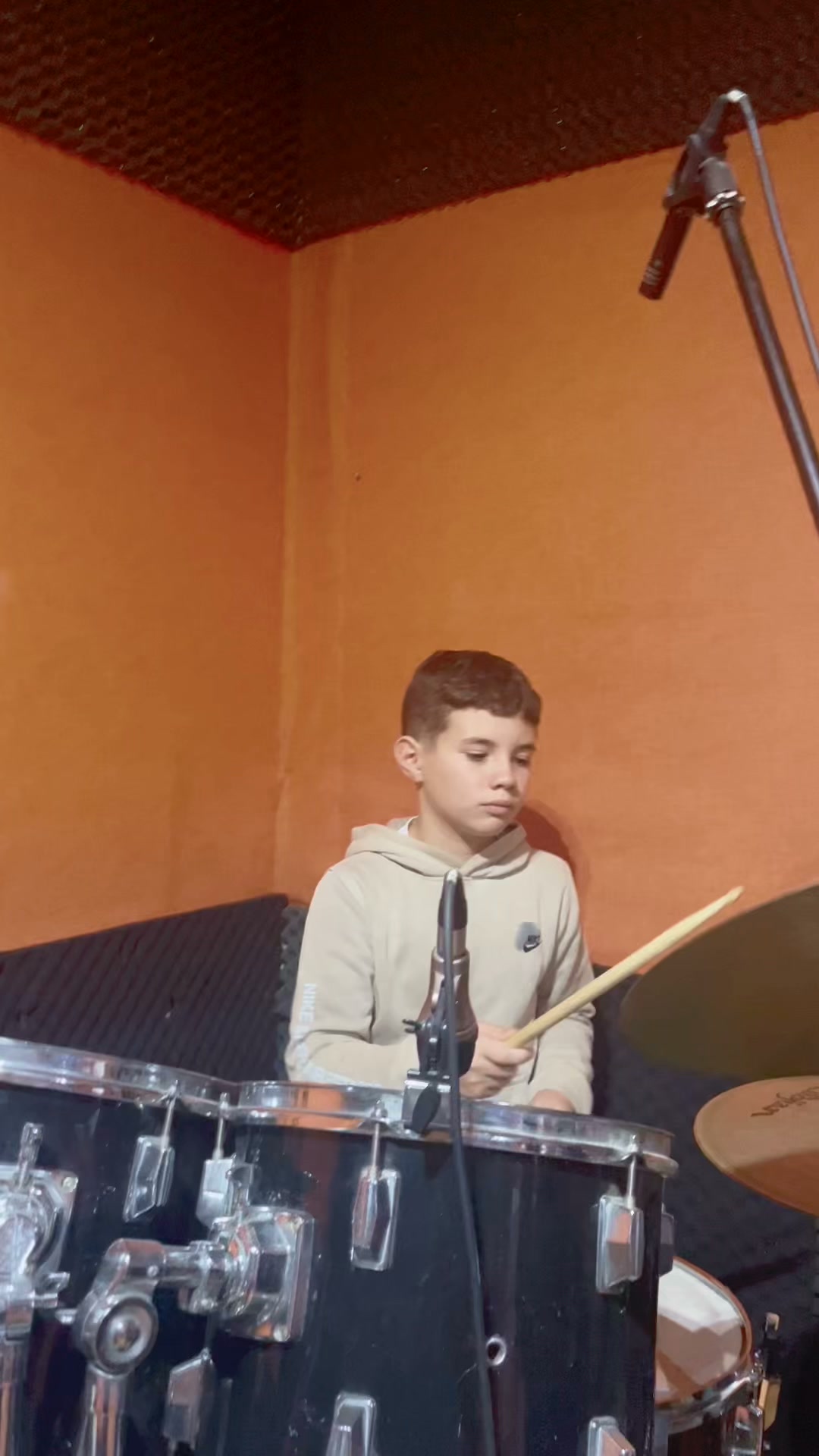 «Chi canta in compagnia, vive in allegria.» #Team #drummers #singers #piano 🤙🏼🤙🏼🤙🏼